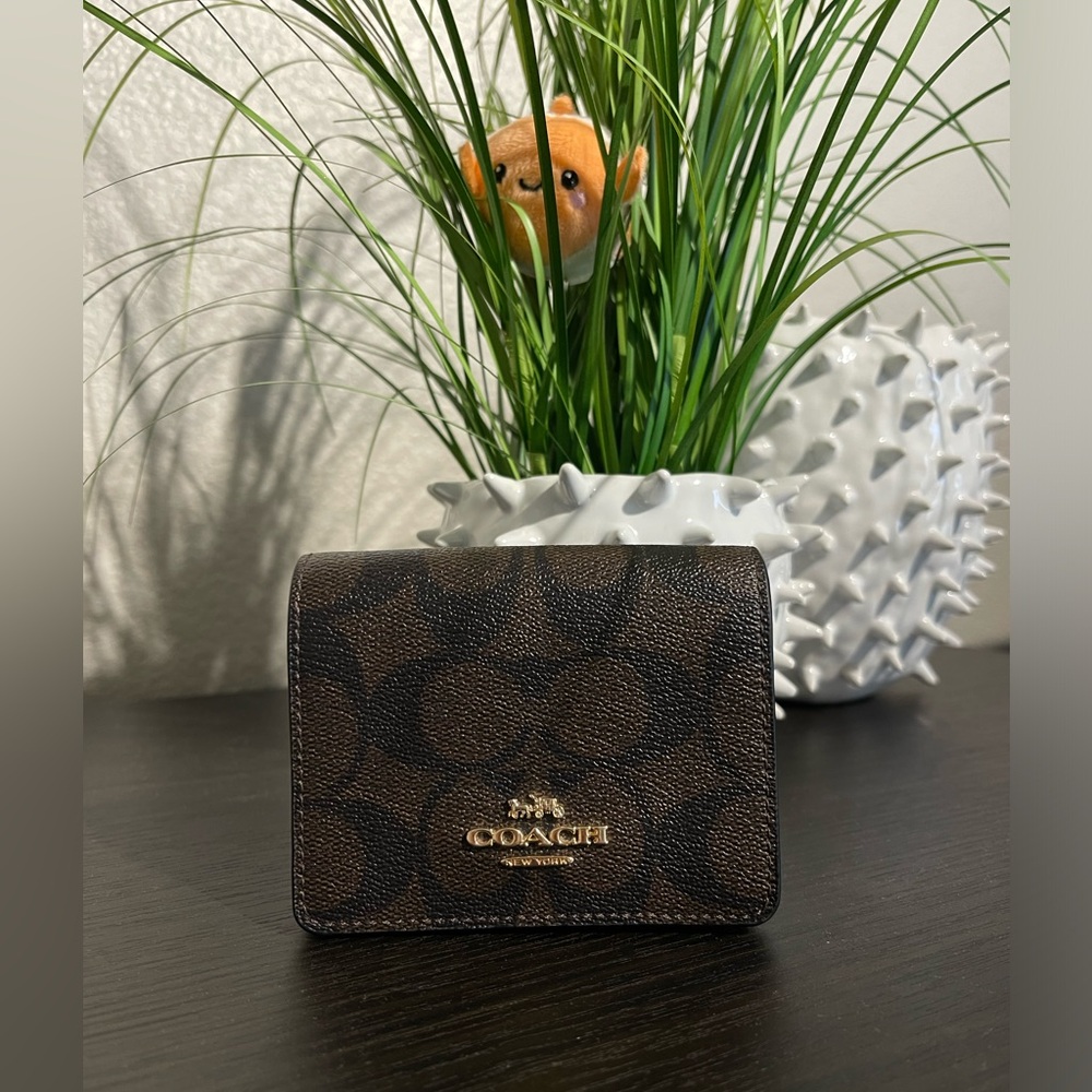 EUC 🤩 Coach Wallet